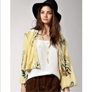 Winter Kate Yellow and White Floral Kimono